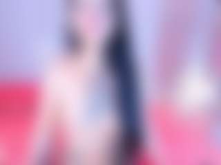 Live cam show with Luna Rethvoss - Average on SquirtSoMuch
