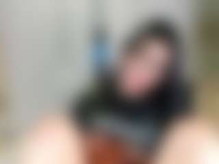 Live cam show with Luna Rethvoss - Camel Toe on camwithhim.com