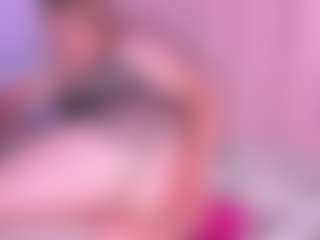 Live cam show with selenecute05 - Submissive on madthumbs