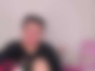 Live cam show with yunahott - Hairy Pussy on Gym Cam Girls