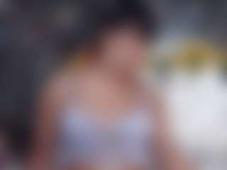 Live cam show with DESIRE10INCHES - Huge Tits on Stripli.com