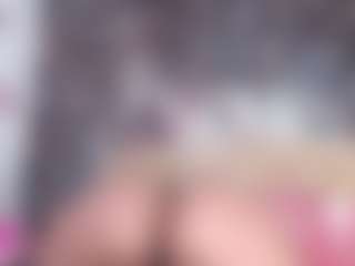 Live cam show with DESIRE10INCHES - Smoking on Camsoda