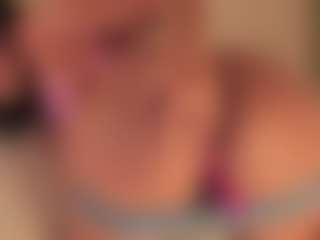 dionneventuri's Live Sex Cam Show