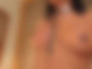 Live cam show with Dionne Venturi🌸 - White Teen (18+) on Hubzter Live