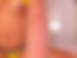 Live cam show with Dionne Venturi🌸 - Striptease on live.xheat.ai
