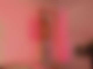 Emilia-Monroee's Live Sex Cam Show