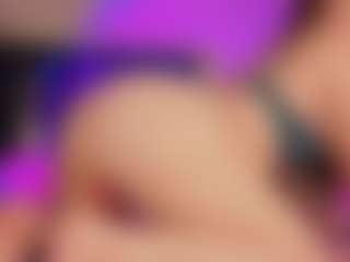 Emilia-Monroee's Live Sex Cam Show