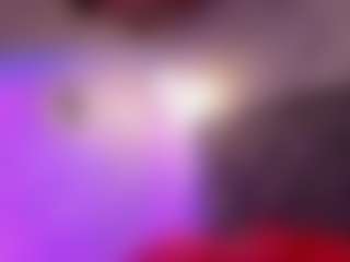 Live cam show with Emilia-Monroee - Brown Hair on sexylivex.com