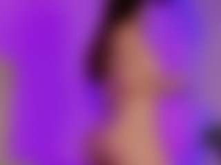 Emilia-Monroee's Live Sex Cam Show