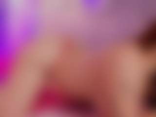 Emilia-Monroee's Live Sex Cam Show