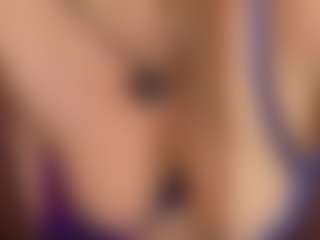 Emilia-Monroee's Live Sex Cam Show