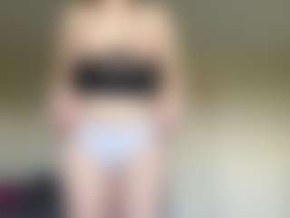 Live cam show with MerrySuneson - Student on Dolls Live