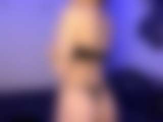 Live cam show with MerrySuneson - Shaved on Camsoda