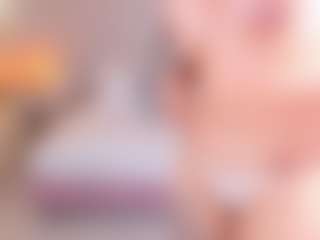 Live cam show with SofiaThonsonn - Athletic on AdultVida.com