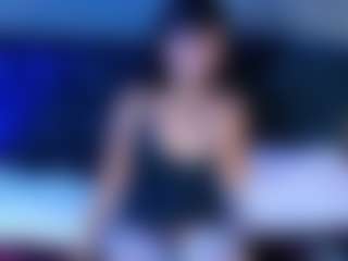 Live cam show with star-doll - Moaning on Camsoda