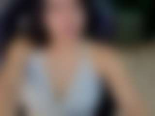 Spettacolo in cam dal vivo con ValeriaTp - Facial su Camsoda