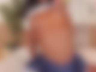 Live cam show with ZafiraBlack - Striptease on livesuperchat.net