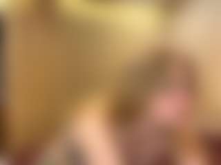 Live cam show with CristalHutchen - Smoking on Camsoda