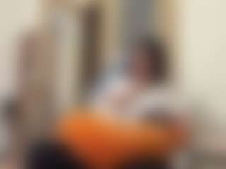 Live cam show with MichaeleHermanson - Ass Clapping on EXY