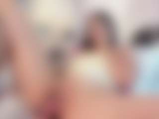Live cam show with AnnieVanegas - Skinny on live18s.com