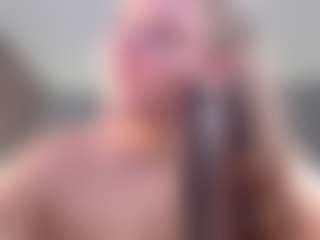 Live cam show with Krispyshot - Squirt on liverealitysex.com