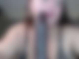 Live cam show with Krispyshot - Green Eyes on Milf Play
