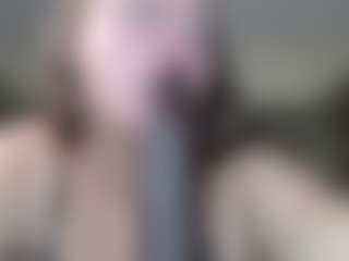 Live cam show with Krispyshot - Green Eyes on CamSodaAdn