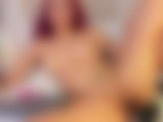 Live cam show with Luna - Thick on Camsoda