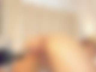 Live cam show with Luna - Fuck Machine on Camming Site