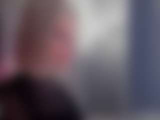 Live cam show with Betty-Brock - Slender on Chatstar