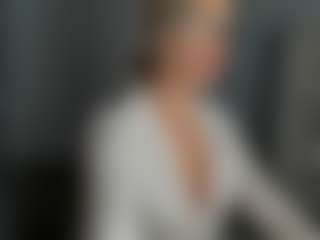 Show de câmera ao vivo com Betty-Brock - Shaved no Camsoda