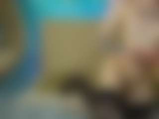 EmilyyMoon's Live Sex Cam Show