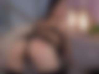 EmilyyMoon's Live Sex Cam Show