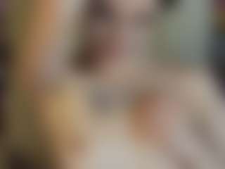EmilyyMoon's Live Sex Cam Show