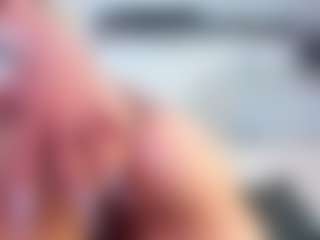 Live cam show with Aria - Camel Toe on CamClone