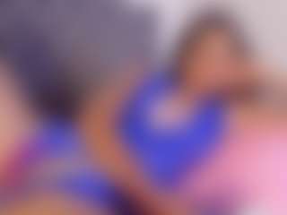 Live cam show with Luna - Brown Hair on Latina Girls