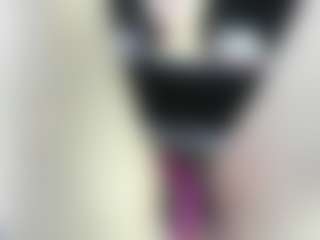 Live cam show with Luna - Full Nudity on madthumbs