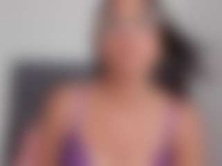 Live cam show with Luna - Sexy on CamSodaAdn