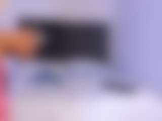 Live cam show with Luna - Striptease on madthumbs
