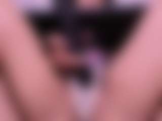 Live cam show with Luna - Bikini on Camming Site