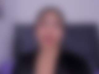 Live cam show with Luna - Bikini on Soda Cam