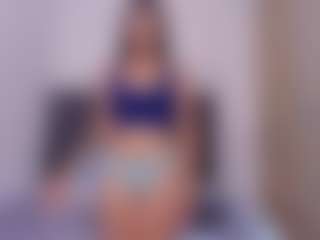 Live cam show with Luna - Ass Bouncing on Camsoda