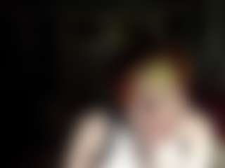 Live cam show with Janet - Cock Rating on AdultVida.com