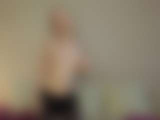 Live-Cam-Show mit VitaKotterna - Control auf Camsoda