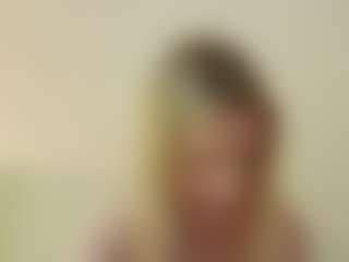 Live cam show with VitaKotterna - Upskirt on liverealitysex.com