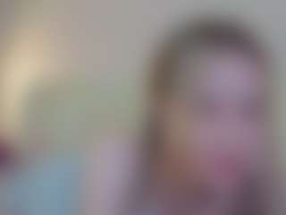 Live cam show with VitaKotterna - Public on CamwithHer