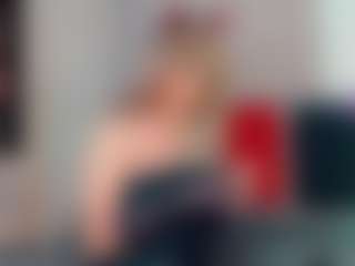 Live cam show with Bianca dream - Brown Eyes on SmokeAndPoke