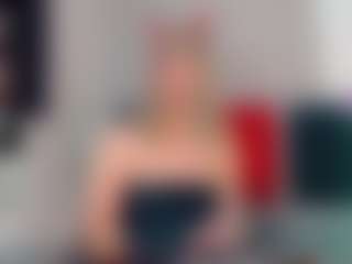 Live cam show with Bianca dream - Brown Eyes on TeamSkeetLive