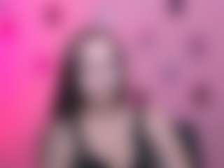 Live cam show with lyra-desire - Tease on AdultVida.com
