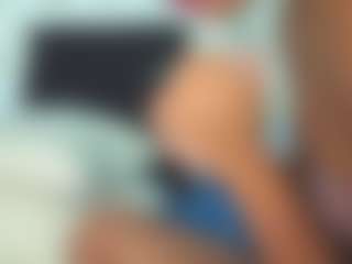 Live cam show with malia-fooxx - Thin on SxyPornLive